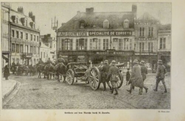 1917 - alter Druck - Artillerie auf dem Marsche durch St. Quentin